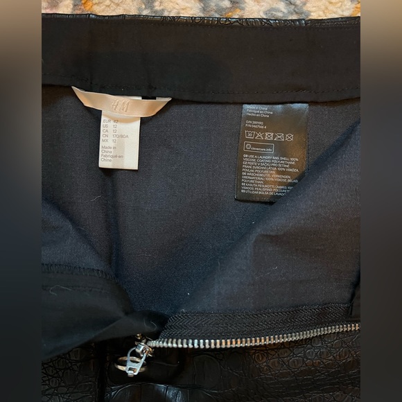 H&M Faux Leather Snakeskin Skirt - Picture 4 of 5